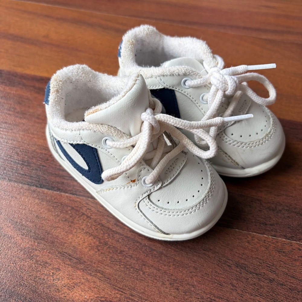 OshKosh Bgosh Lil Orbit White Navy Leather Sneakers Infant Size 2.5 402402 2004‎